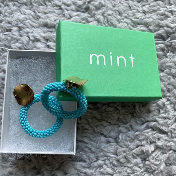 Lulu and Delilah earrings - Picture 5 of 5